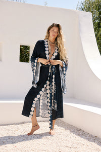 Drifters Mantra Kimono